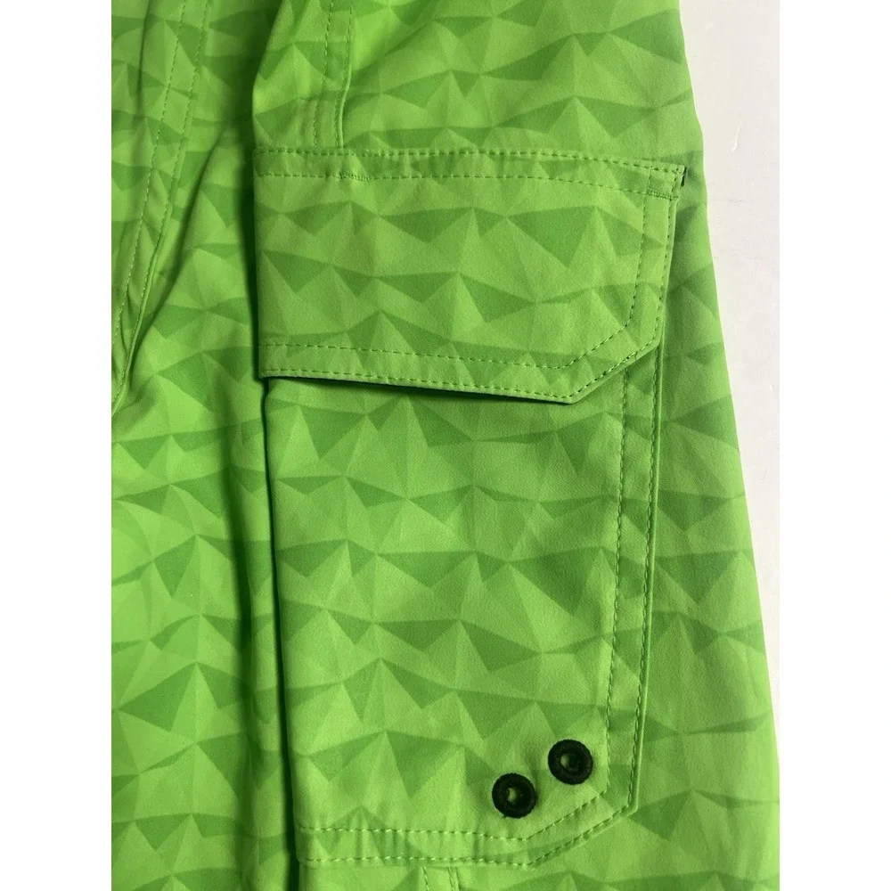 Under Armour Board Shorts Green Geometric Men's Size 34 Drawstring Pockets